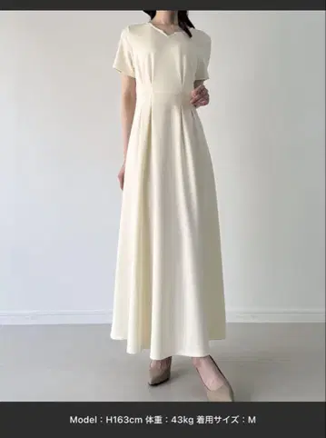 JUNOAH 백 레이스업 플레어 컷 원피스