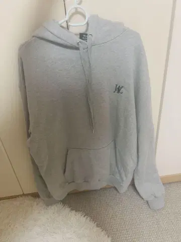 WOOALONG 후드티