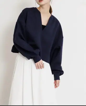 어반 리서치 센스 오브 플레이스 볼륨 슬리브 크롭 트레이닝복