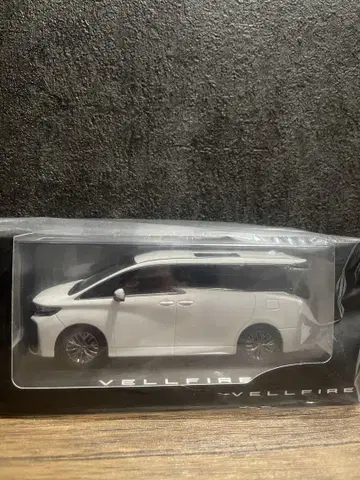 VELLFIRE 미니카 플라티나 화이트 펄 운모 1/30
