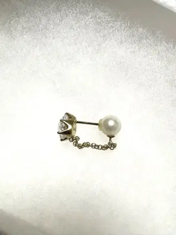 e.m 엘레강트한 펄 장식 한쪽 귀걸이