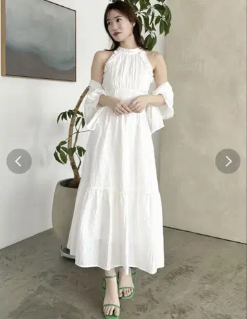 dazzlin 암홀 프릴 쉐이프 원피스