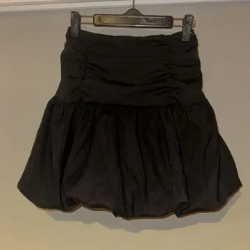 블랙 벌룬 실루엣 미니 스커트