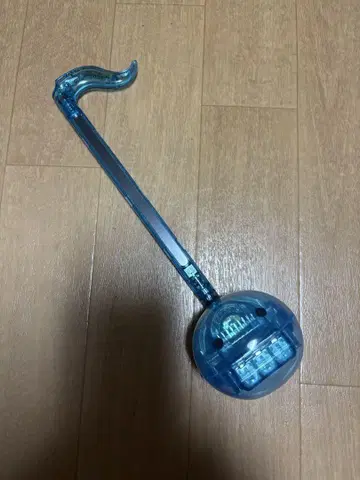 오타마톤 크리스탈 스켈레톤 블루 배터리 미포함