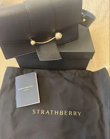 스트라스베리 STRATHBERRY 미니 크레센트