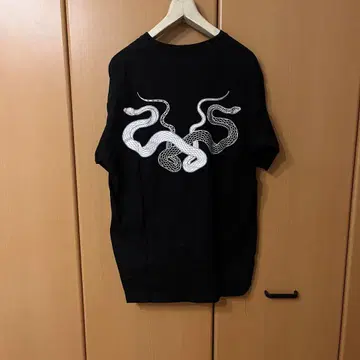 KNOSIS 그래픽 T셔츠