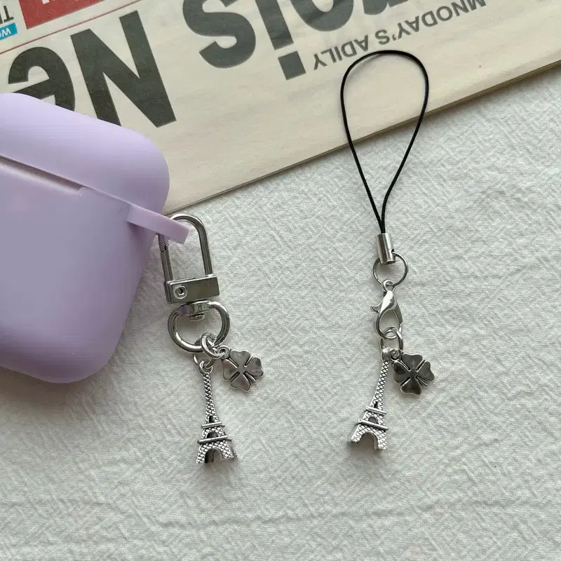 행운 네잎클로버 에펠탑 미니 키링 열쇠고리 이어폰걸이 우정 커플 선물