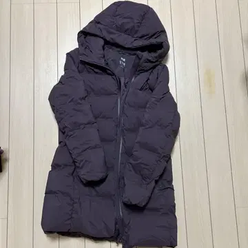 후드 부착 퍼플 다운 롱 코트