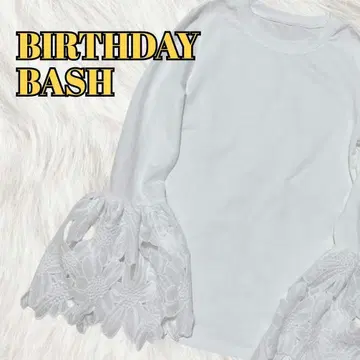 새상품급 BIRTHDAYBASH 레이스 꽃 티셔츠 긴팔 롱T 화이트 S