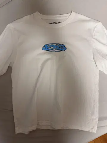 화이트 T셔츠 M 로고 프린트