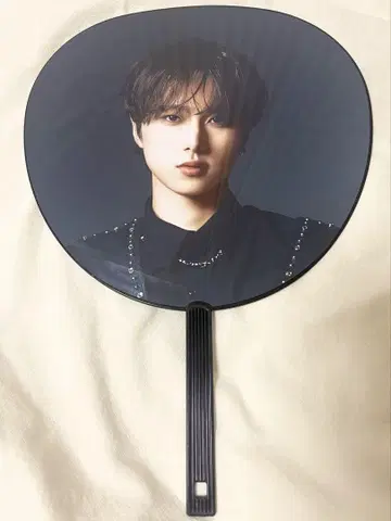 INI 오자키 타쿠미 부채 XQUARE