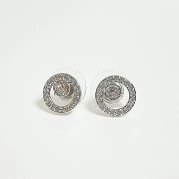 SWAROVSKI 스와로브스키 큐빅 귀걸이 새상품급 양쪽 귀