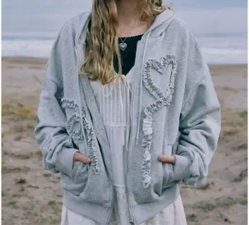 idem 이뎀 heart frill hoodie