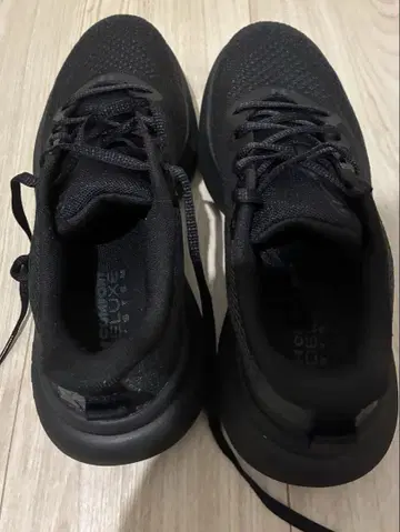 언더아머 러닝화 26cm