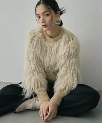 DFFUR. 페더 니트 베이지