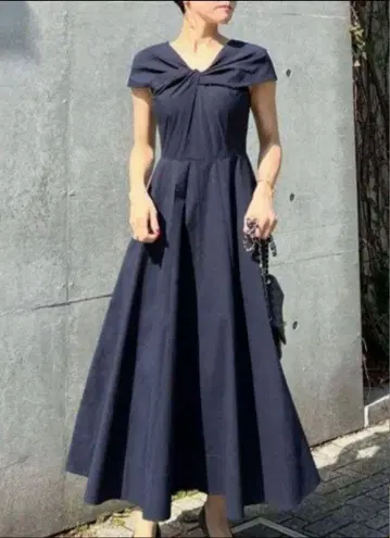 [ 가격 인하 ] JENNE 롱 원피스