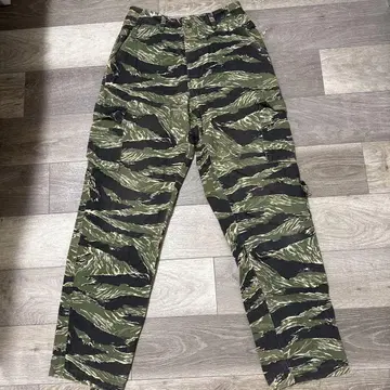 1987 MADE IN USA TIGER STRIPE PRODUCTS