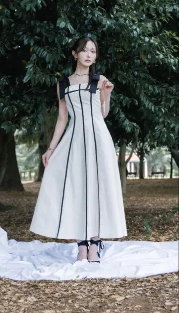 crayme Ribbon Shoulder Line Dress