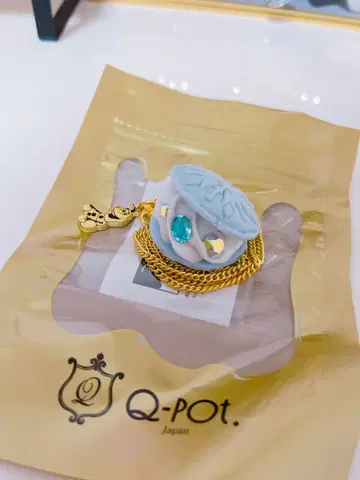 Q-pot (큐팟) 아나와 눈의 여왕 엘사 눈꽃 마카롱 목걸이