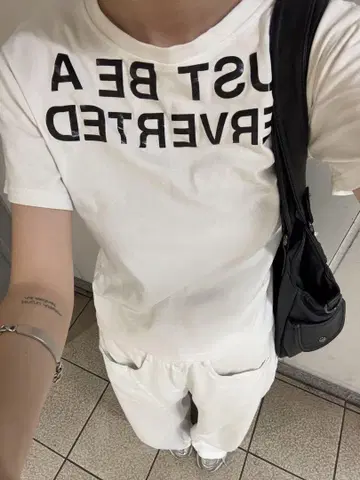 그래픽 T셔츠 화이트