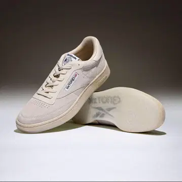 Reebok SixTONES 콜라보 스니커즈