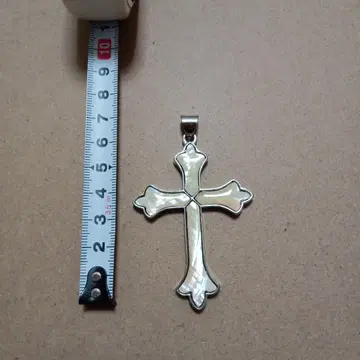 쉘 크로스 목걸이 화이트