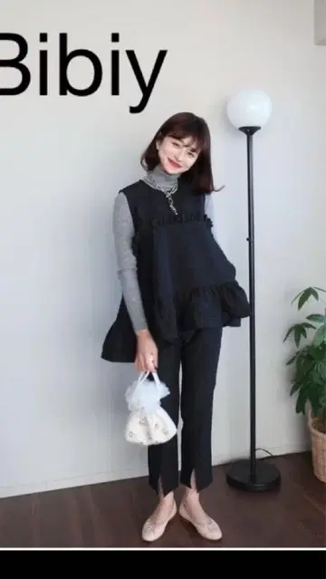 새상품급 Bibiy 마가렛 미니 꽃무늬 자카드 팬츠 M