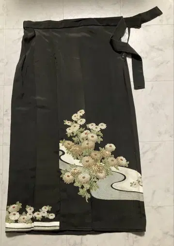 #기모노 리메이크 블랙 전통 예복 기모노 꽃무늬 자수 스커트