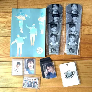 EXO 사진집, 굿즈, 카드 묶음 판매