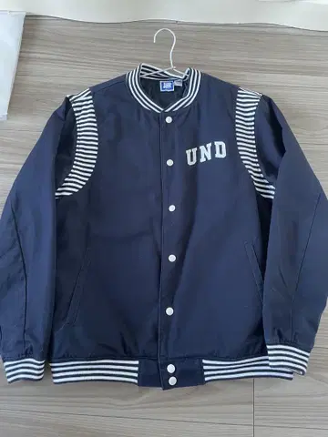 UND