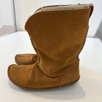 컬럼비아 카멜색 어그 부츠 23cm