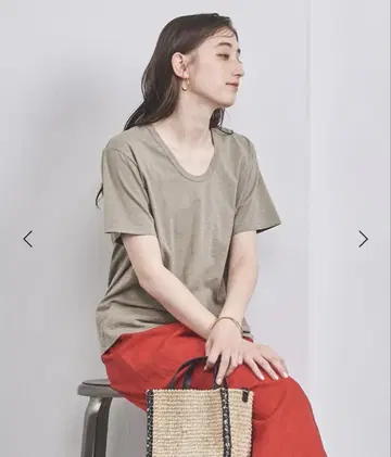 슬라브 텐셀 U넥 티셔츠