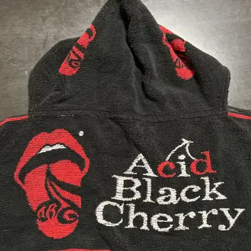 Acid Black Cherry 후드 부착 타월