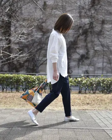 OURHOME 아워홈 깔끔한 실루엣의 테이퍼드 팬츠 네이비