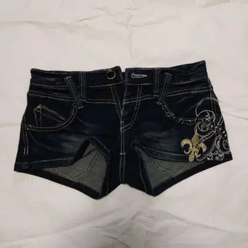 MARAXIA 마라키아 자수 데님 숏팬츠