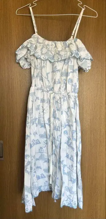 이세탄 x 세일러문 x 시크릿 허니 오프숄더 원피스