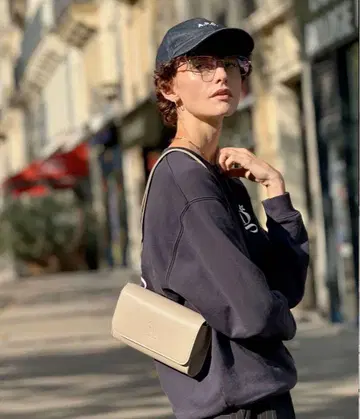 택 포함 새상품 qbag paris 쿠쿠 (coucou) 모카 베이지