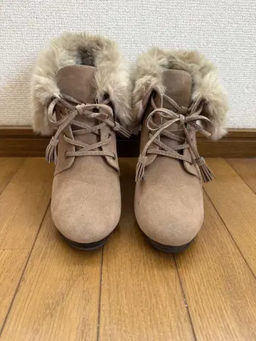 퍼 달린 스웨이드 힐 부츠