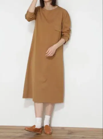 휴먼 우먼 CHEVAL 콜라보 원피스 베이지 계열 M 사이즈