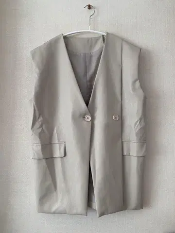 더블 버튼 슬리브리스 베스트