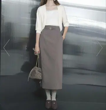 노엘라 내로우 버클 스커트