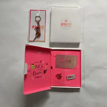 TWICE 팬클럽 카드 핀 배지 세트 미사용품 있음