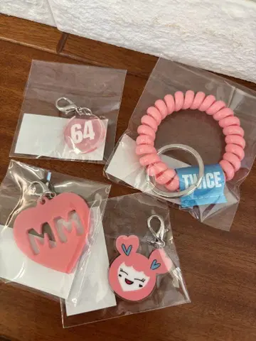 새상품! TWICE THIS IS FOR POPUP 워크샵 모모 세트