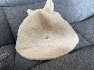 칩과 데일 귀달린 플리스 모자 크림색