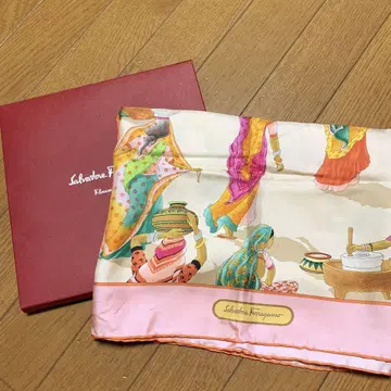 Salvatore Ferragamo 스톨