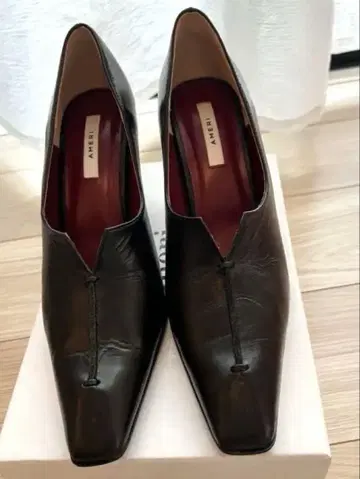 AMERI 소가죽 블랙 힐 펌프스