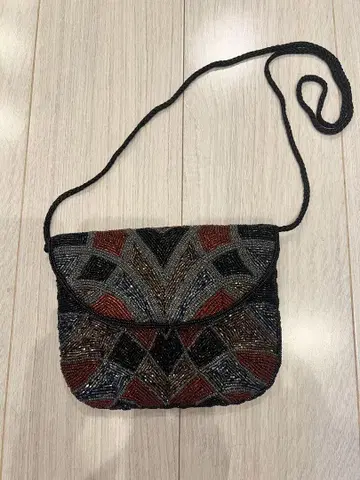 비즈 자수 숄더백