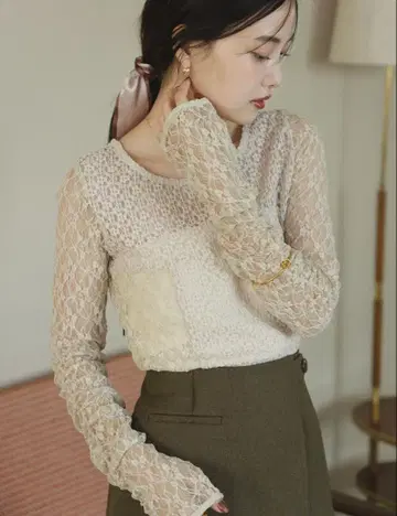 레이스 절개 디자인 상의