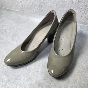 새상품급 ecco 에코 에나멜 펌프스 하이힐 카키 23.5cm