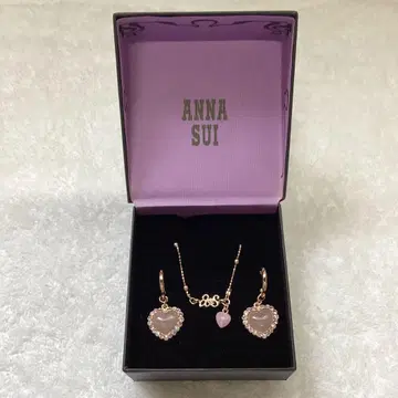 ANNA SUI 안나수이 핑크 하트 귀걸이 + 팔찌 세트 판매